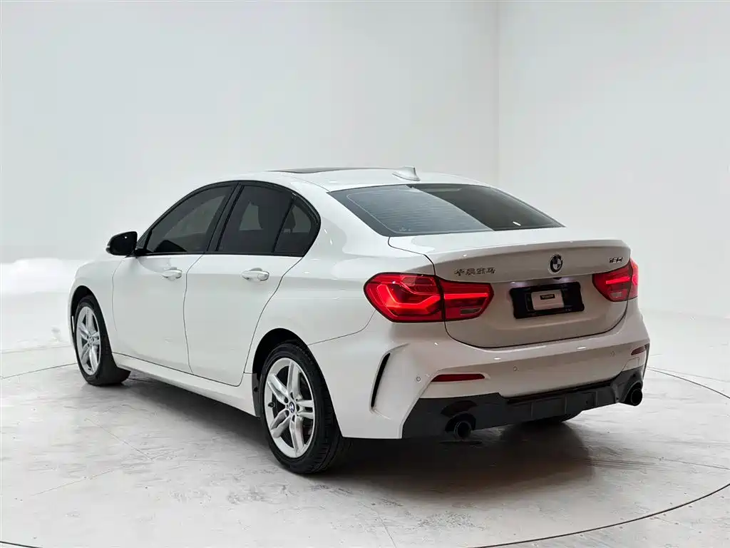 BMW 1 Series 2021