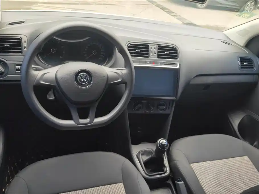 Volkswagen Polo 2018 — фото 12
