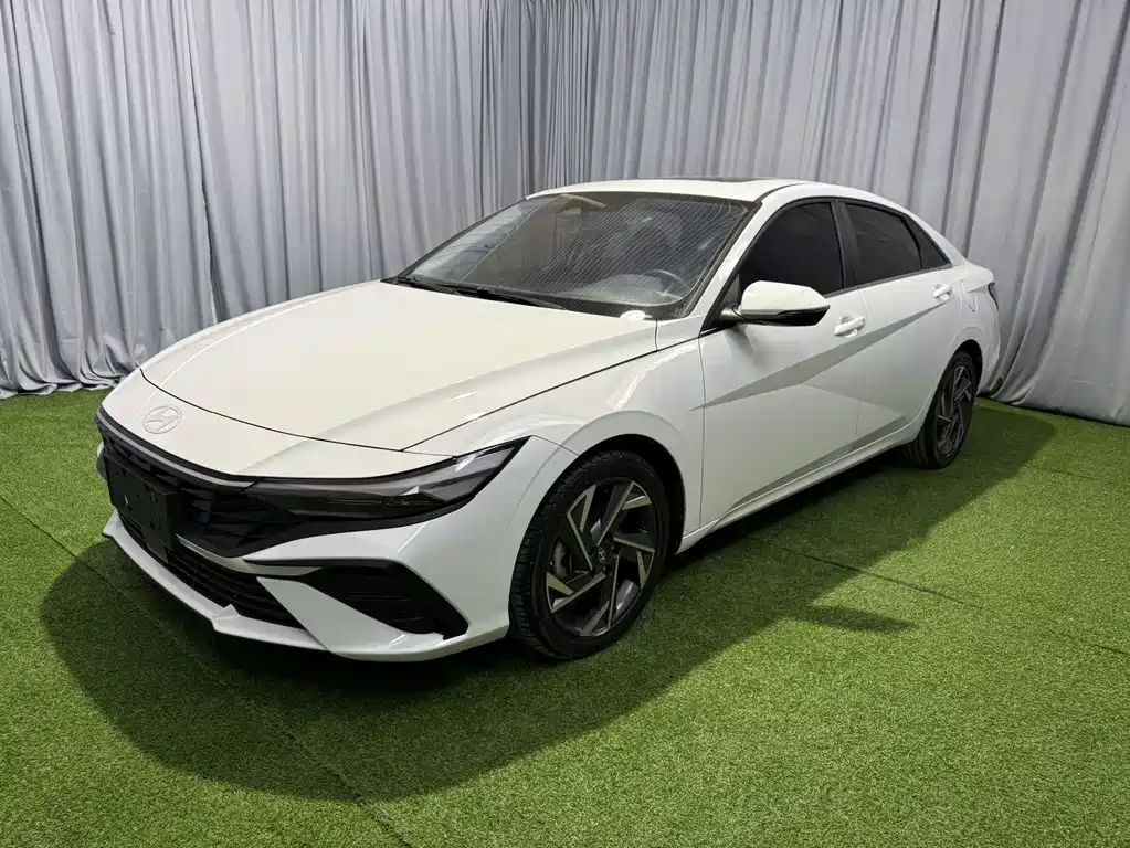 Hyundai Elantra 2023