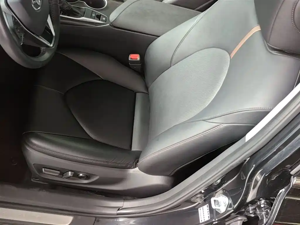 Toyota Camry 2022 — фото 15