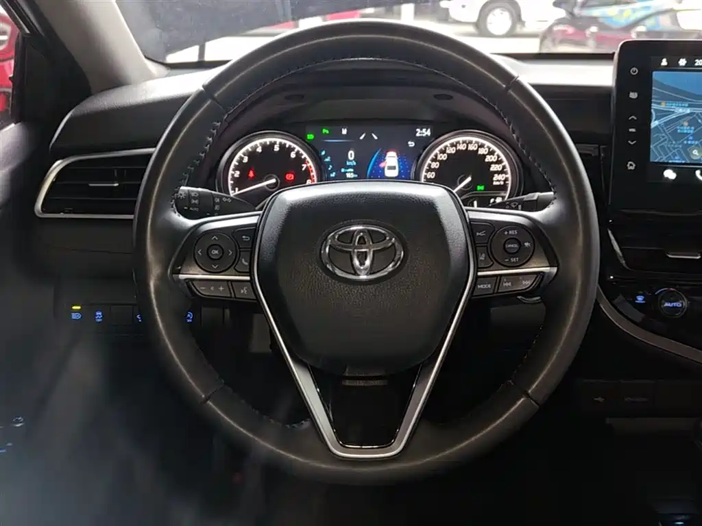 Toyota Camry 2022 — фото 11