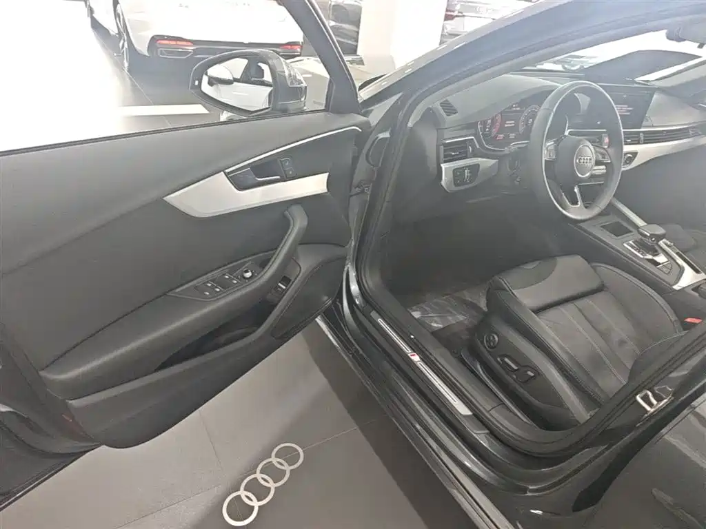 Audi A4L 2023 — фото 16