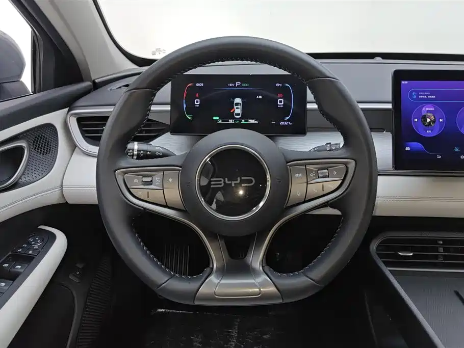BYD Seal 05 DM-i 2025 — фото 15