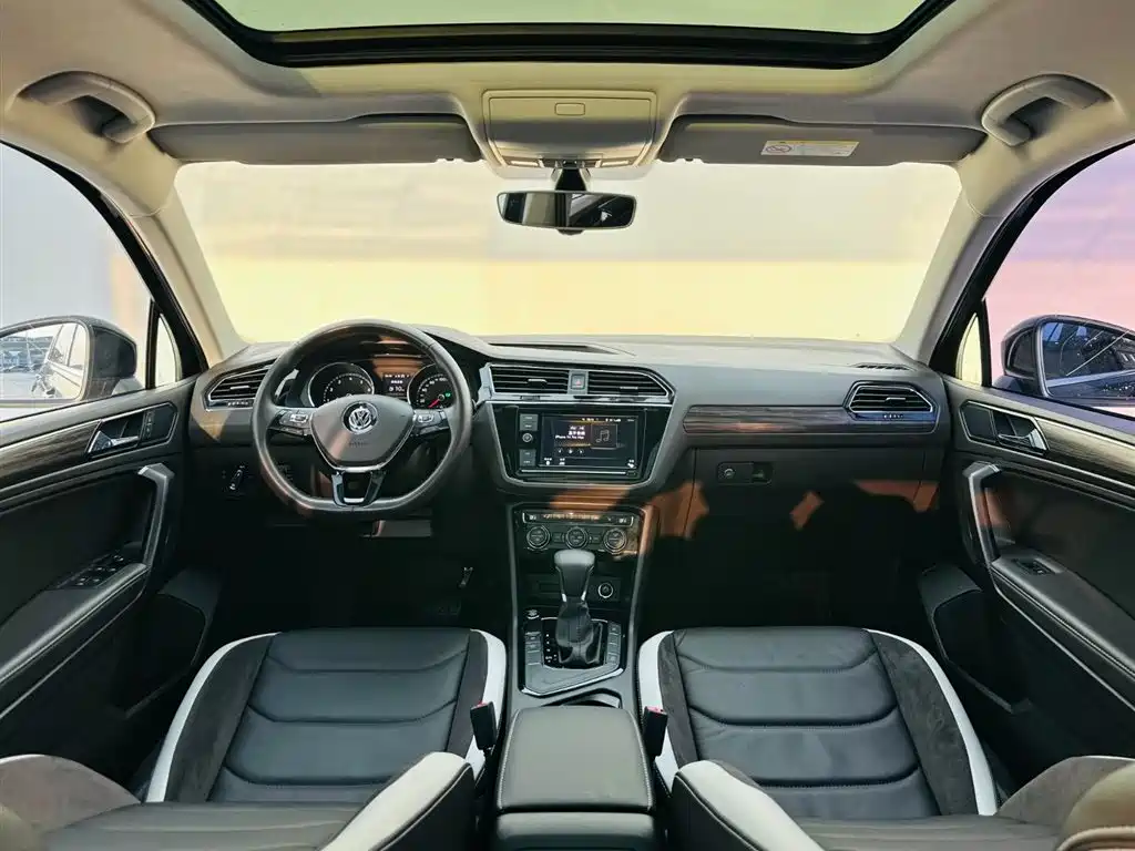 Volkswagen Tiguan L 2018 — фото 15