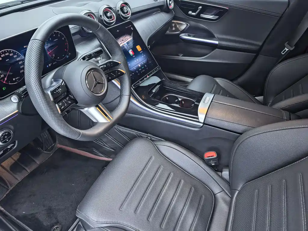 Mercedes-Benz C-Class 2025 — фото 11