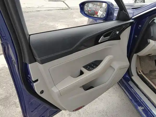 Hongqi H5 2018