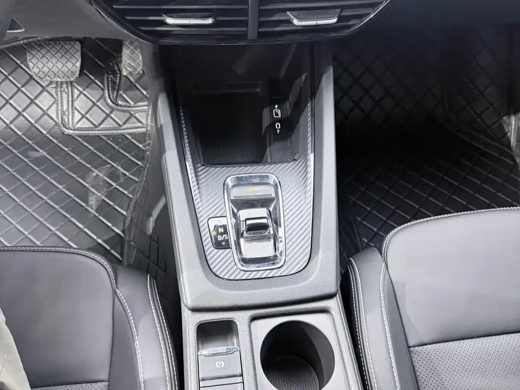 Skoda Octavia 2023 — фото 13