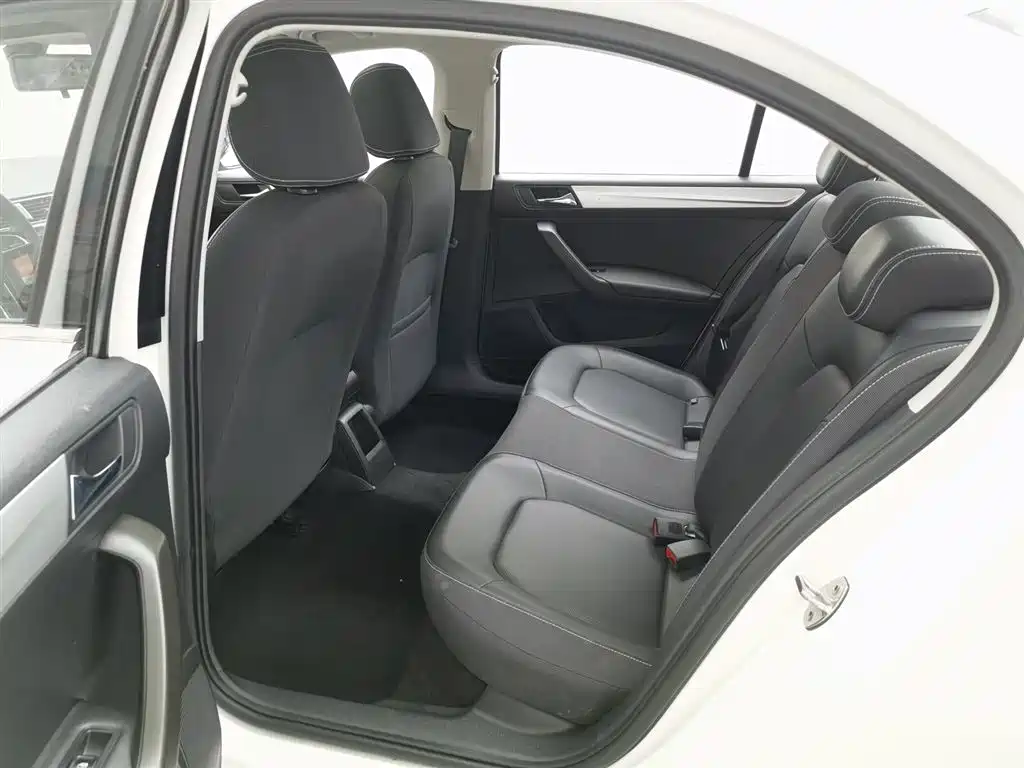 Skoda Rapid 2020 — фото 15