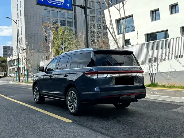 Lincoln Navigator 2022