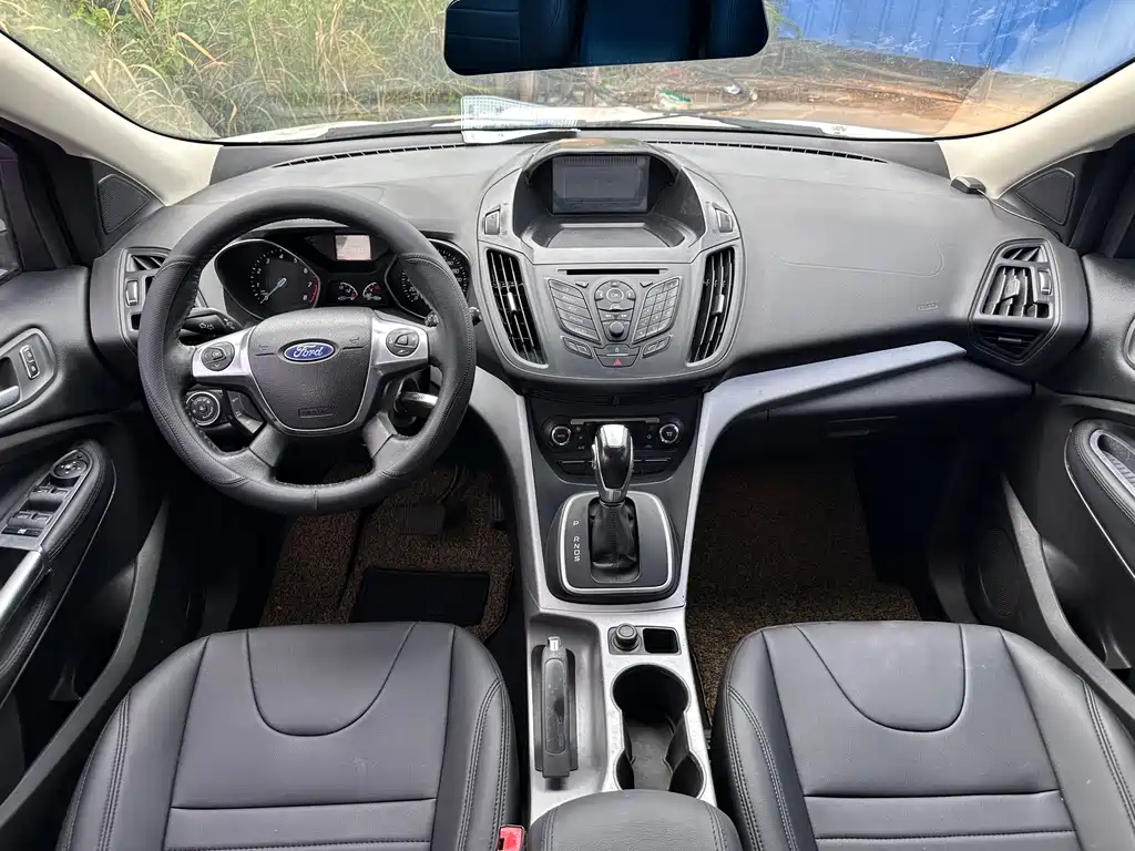 Ford Kuga 2015 — фото 9