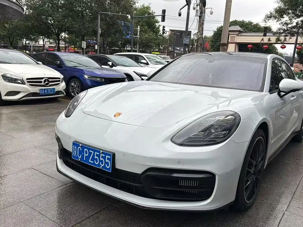 Porsche Panamera 2024