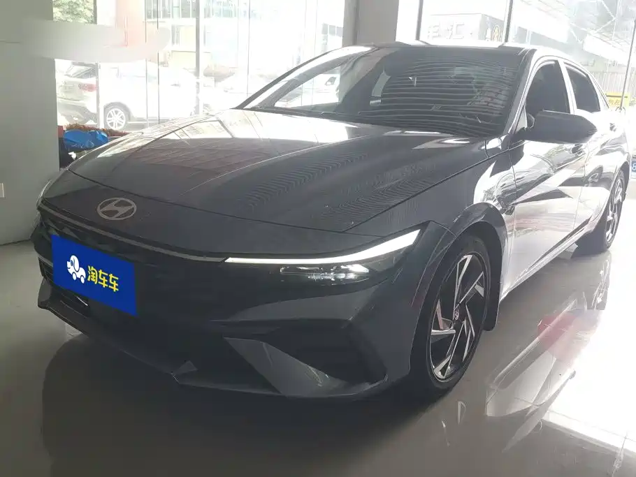 Hyundai Elantra 2024