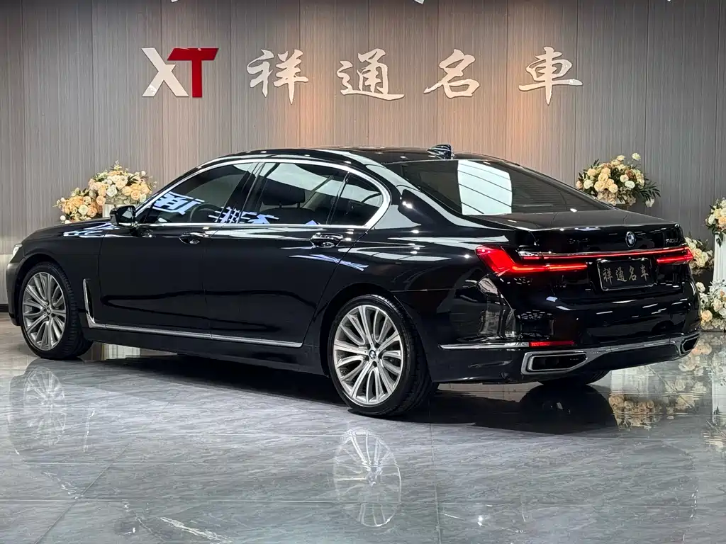 BMW 7 Series 2019 — фото 23