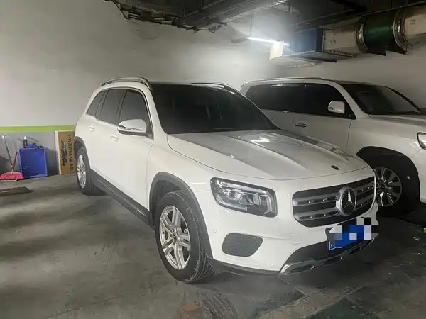 Mercedes-Benz GLB 2023