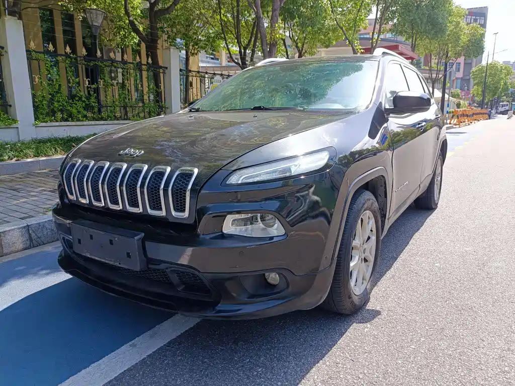 Jeep Cherokee 2017 — фото 1