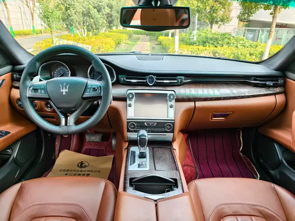 Maserati Quattroporte 2015 — фото 11