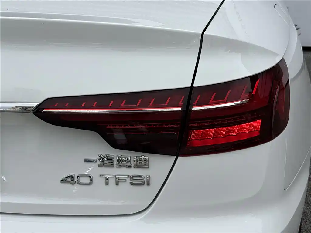 Audi A4L 2022 — фото 20