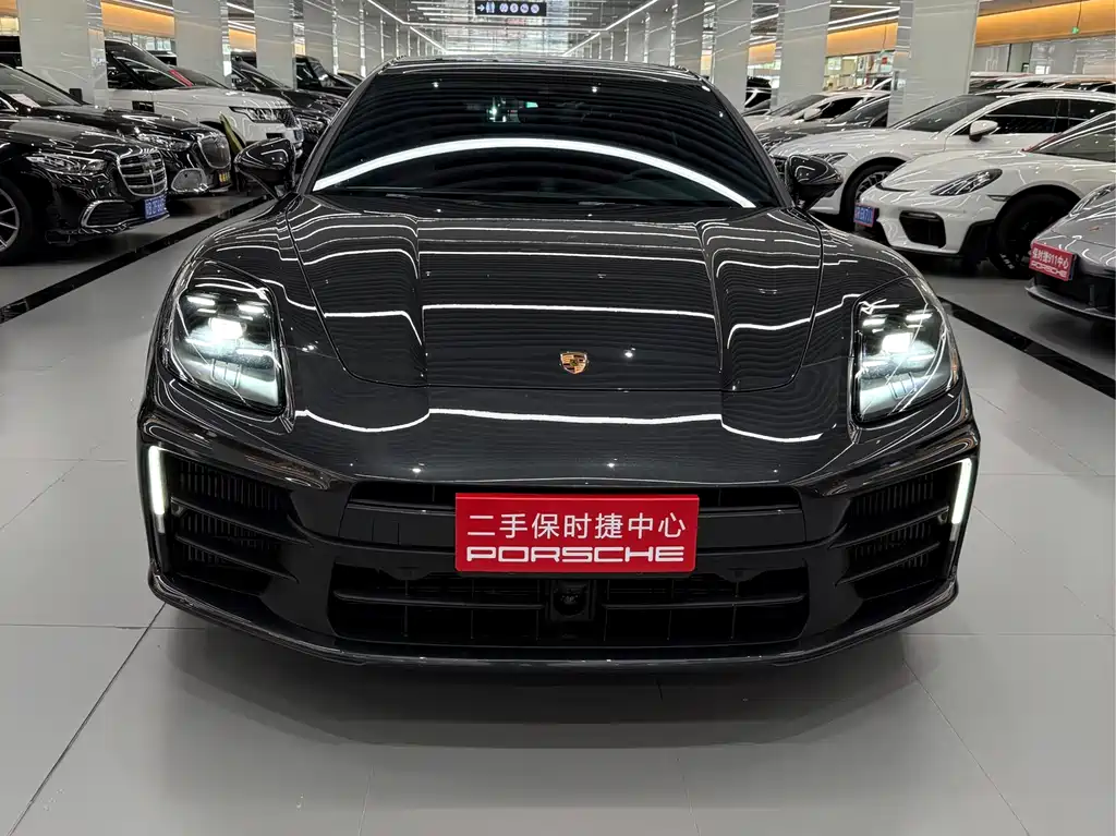 Porsche Panamera 2025