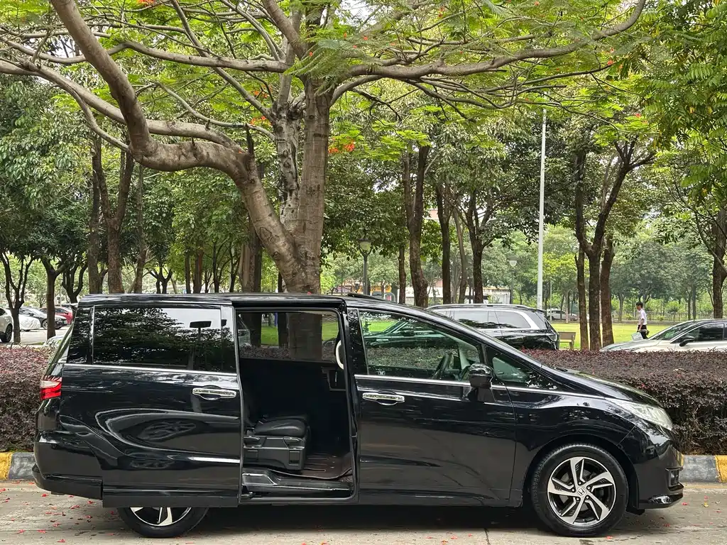 Honda Odyssey 2016 — фото 17