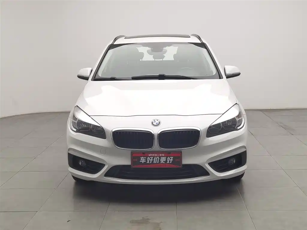 BMW 2 Series Active Tourer 2017 — фото 3