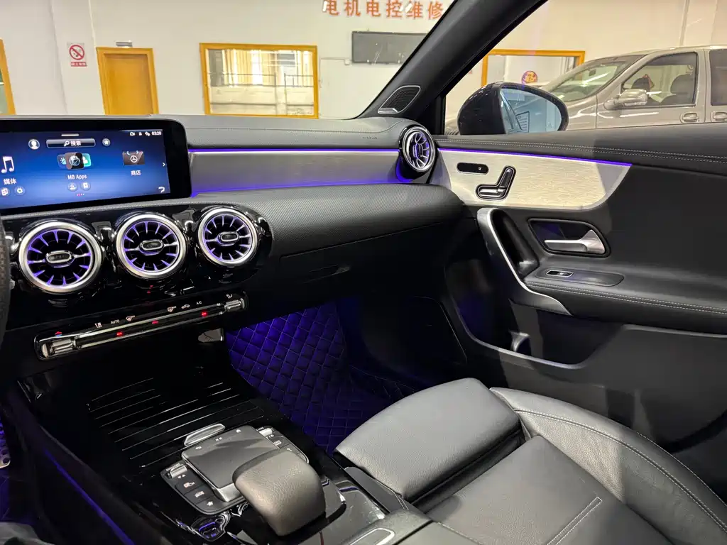 Mercedes-Benz A-Class AMG 2024 — фото 12