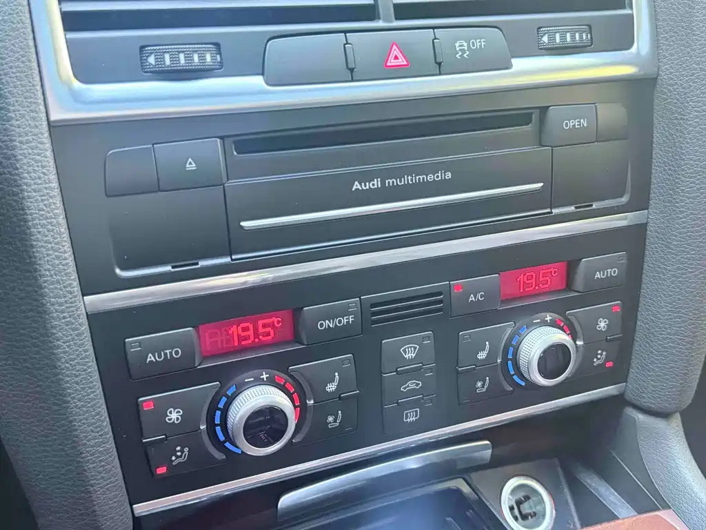 Audi Q7 2015 — фото 15