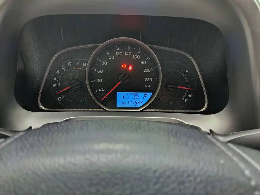 Toyota RAV4 2017 — фото 10