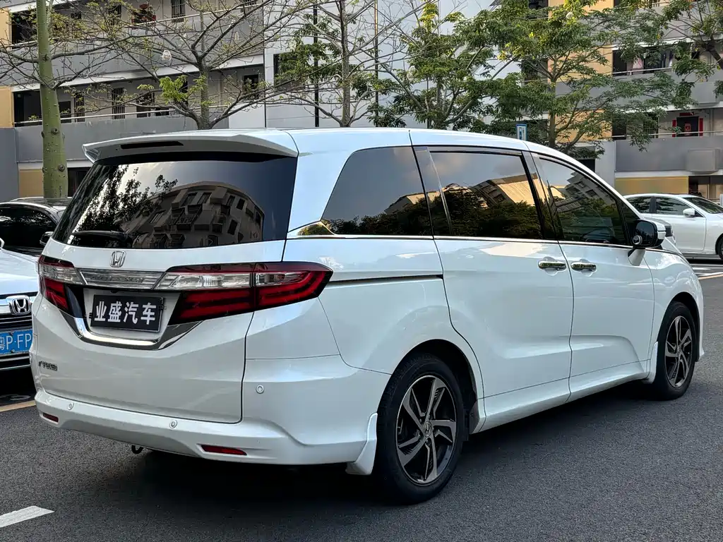Honda Odyssey 2018 — фото 3