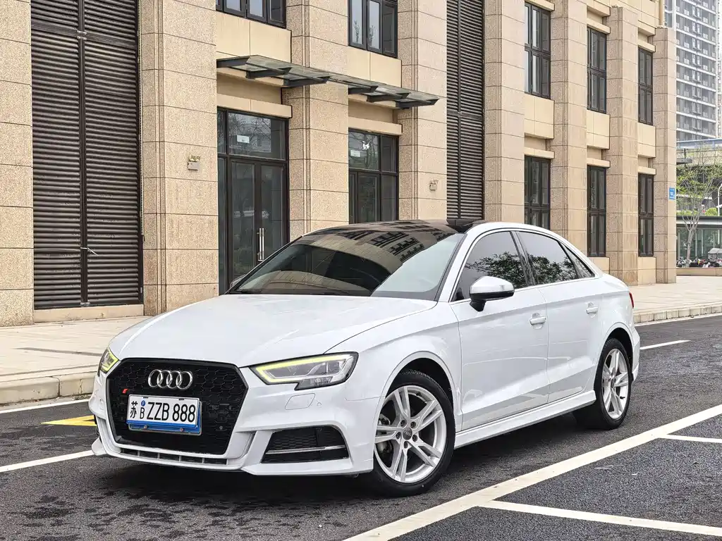 Audi A3 2020 — фото 1