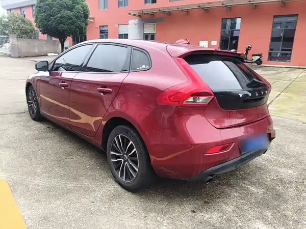 Volvo V40 2017