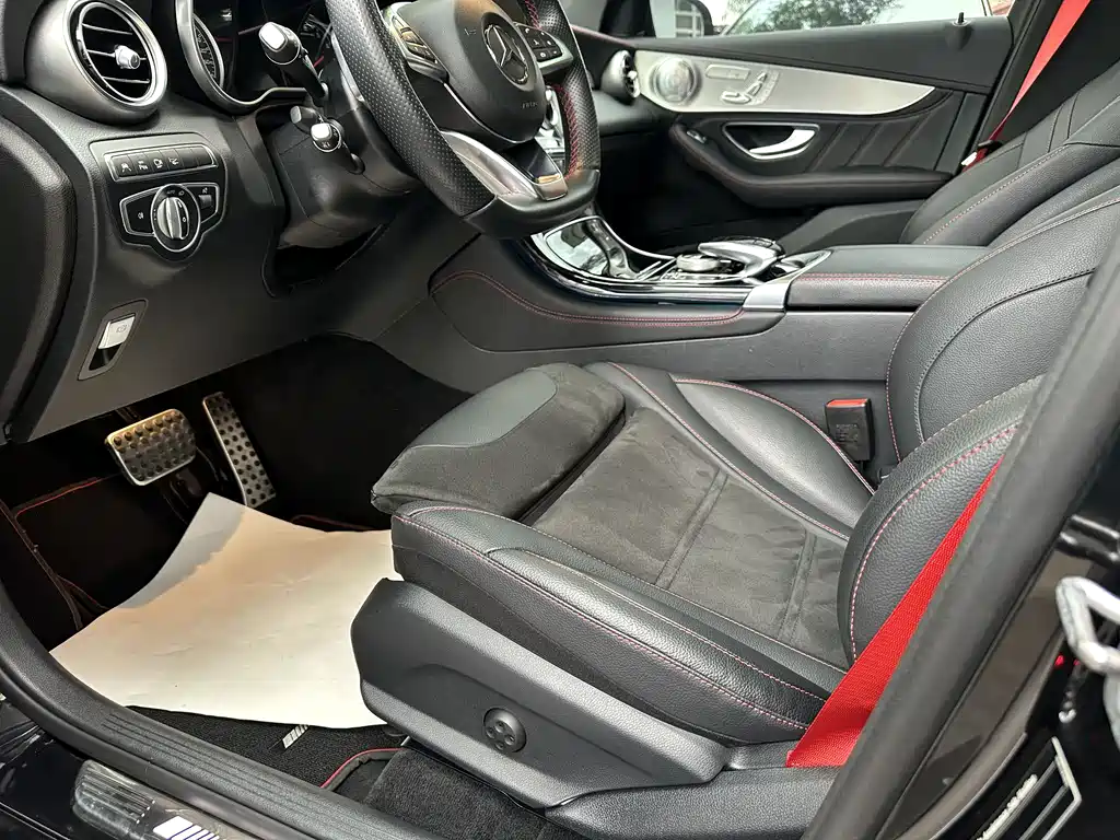 Mercedes-Benz GLC AMG 2018 — фото 16