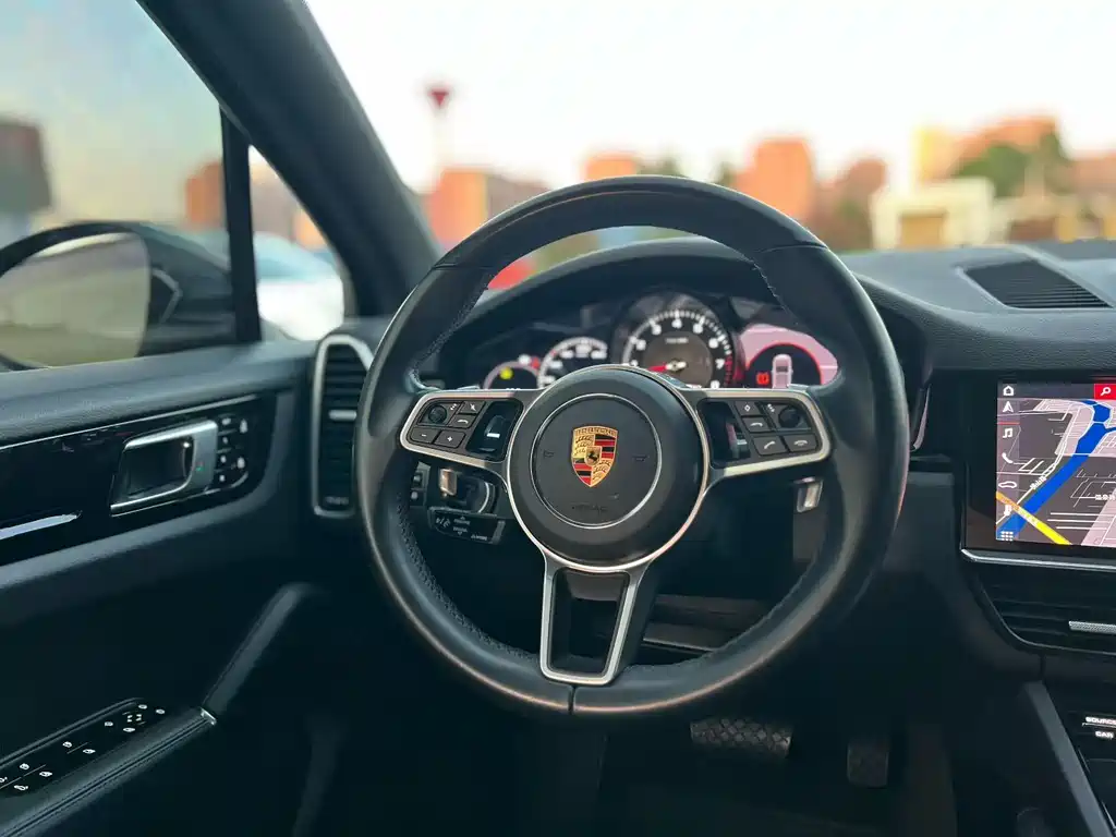 Porsche Cayenne 2022 — фото 7