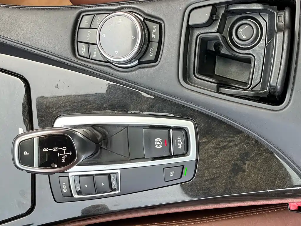 BMW 6 Series 2015 — фото 29