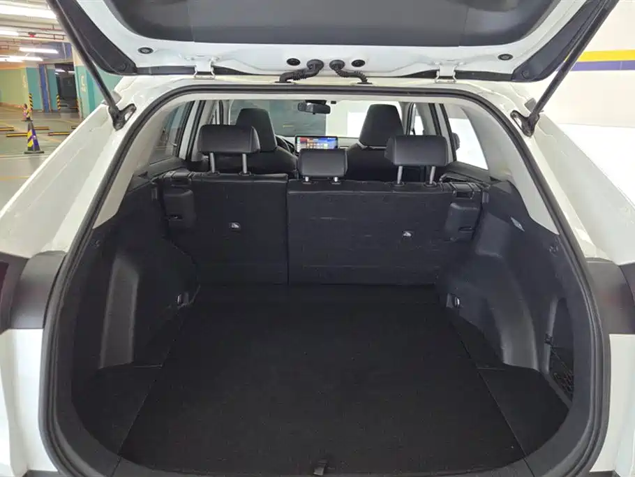 Toyota RAV4 2021 — фото 4