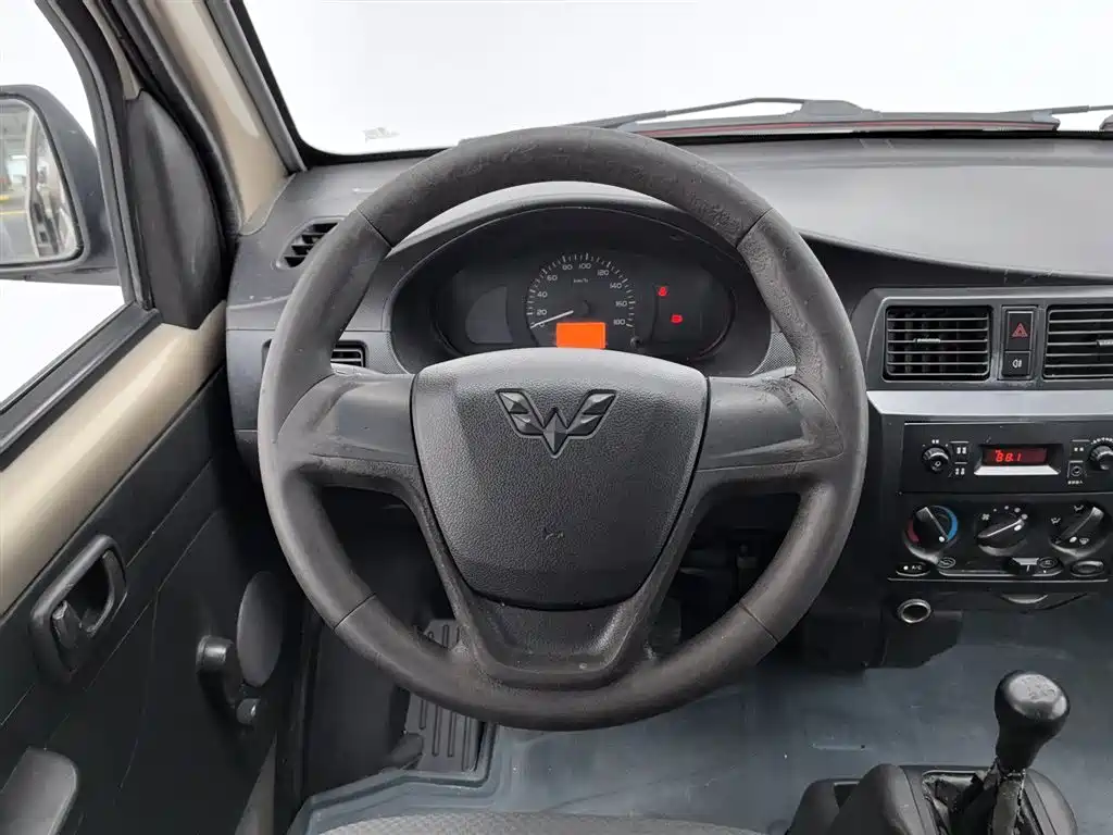 Wuling Rongguang 2015 — фото 11