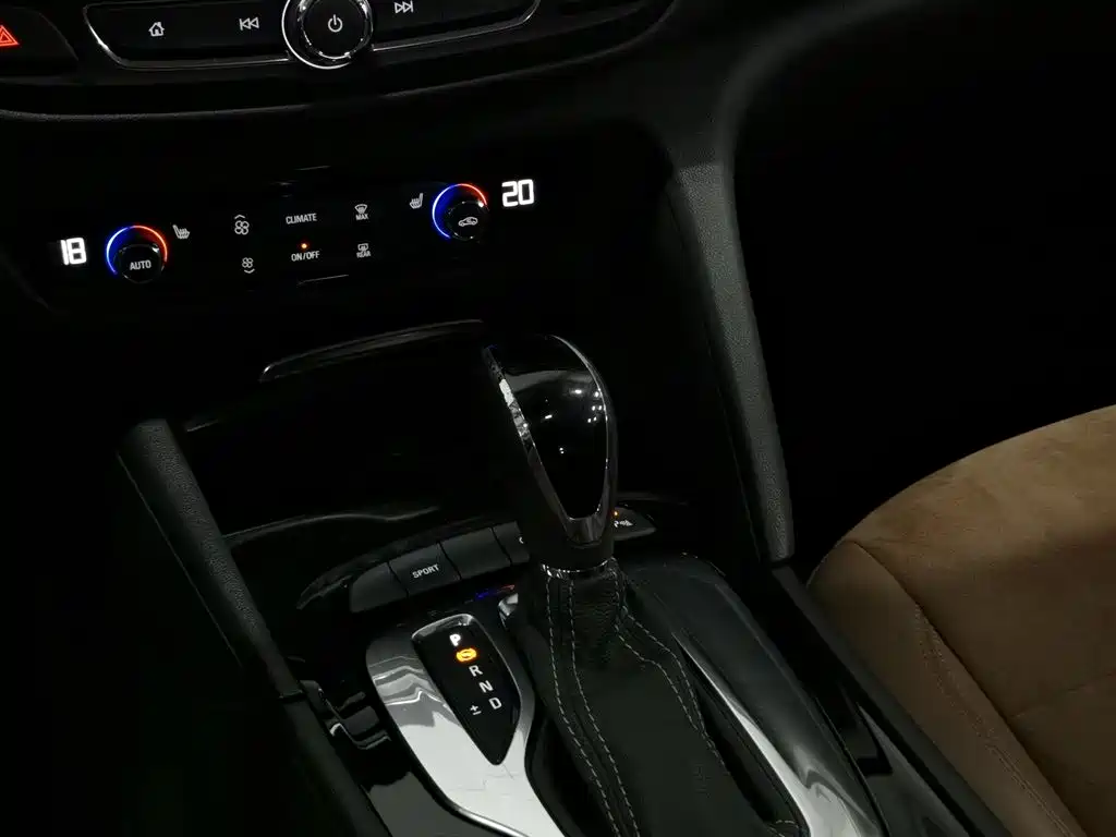 Buick Regal 2020 — фото 13