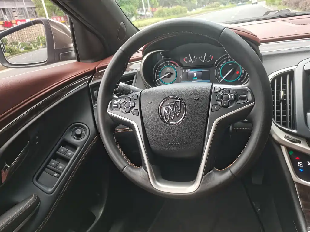 Buick LaCrosse 2015 — фото 9