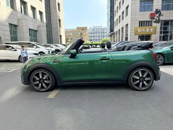 MINI MINI 2023