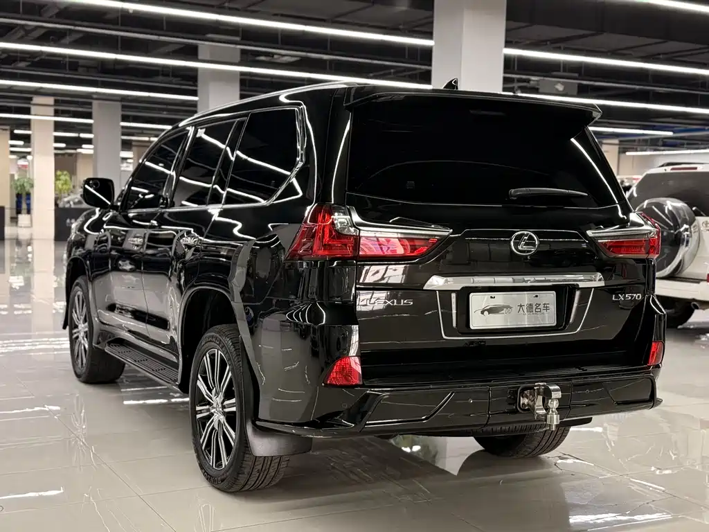 Lexus LX 2018 — фото 6