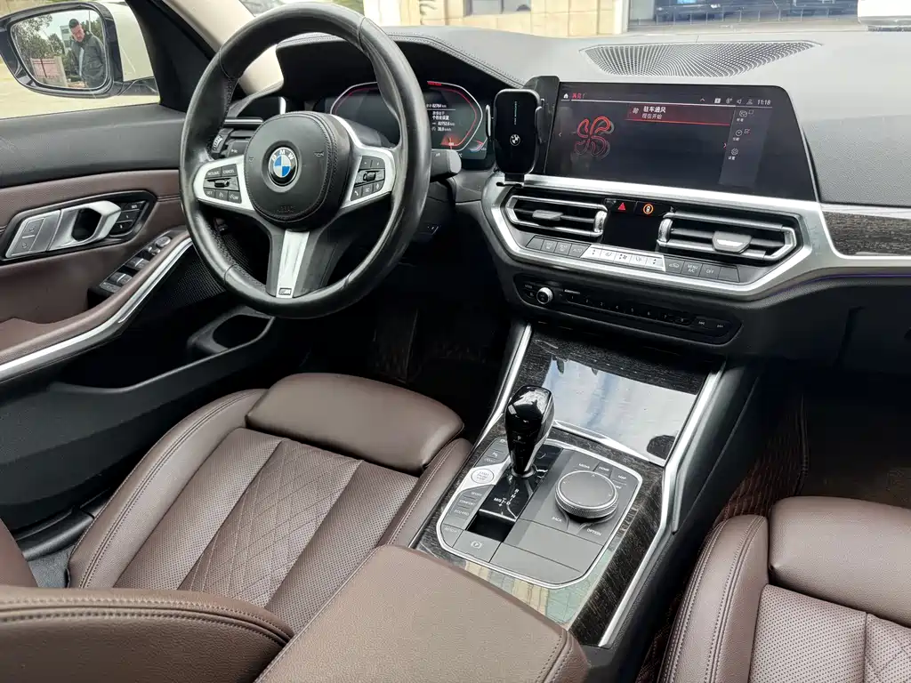 BMW 3 Series 2022 — фото 16