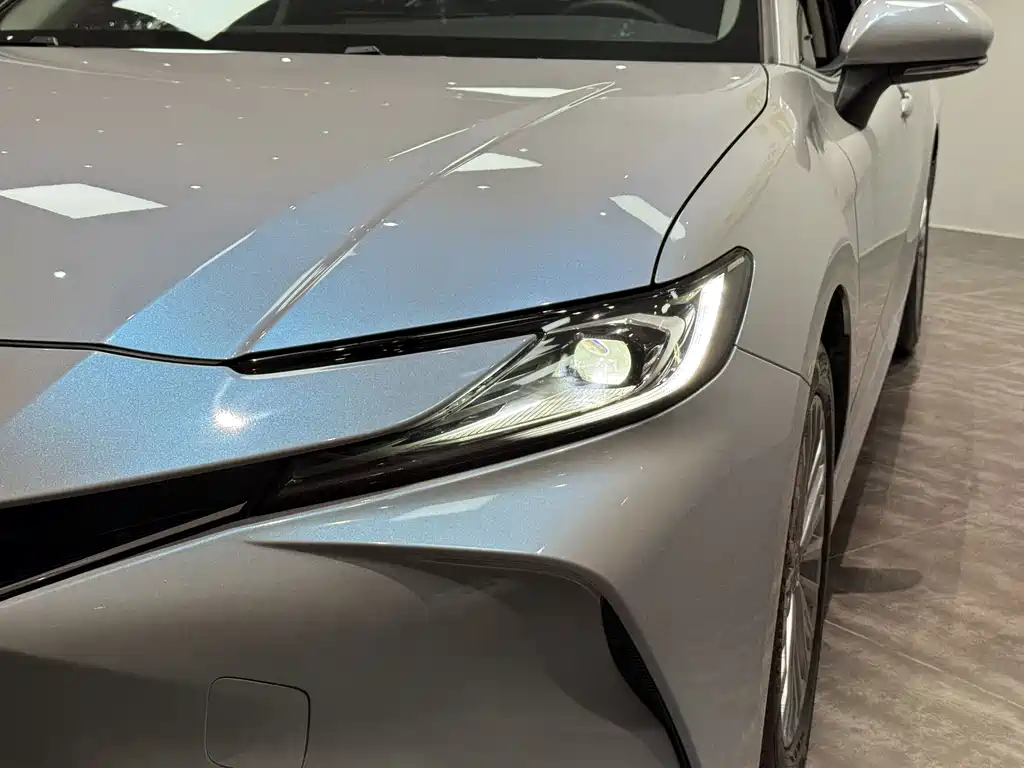 Toyota Camry 2025 — фото 18