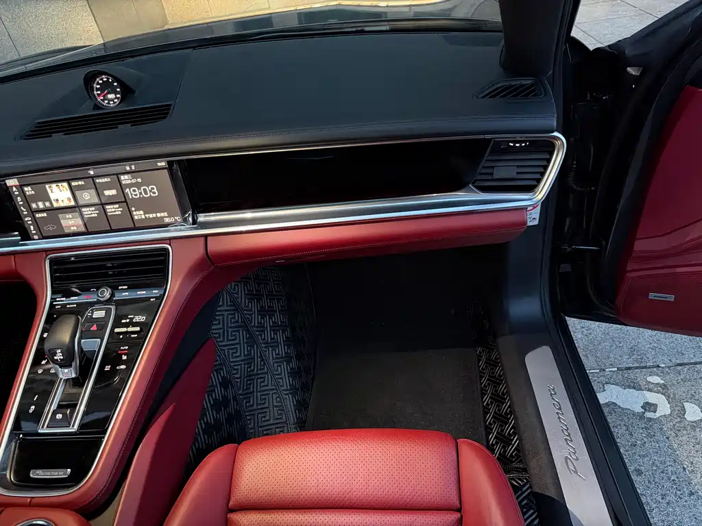 Porsche Panamera 2018 — фото 17