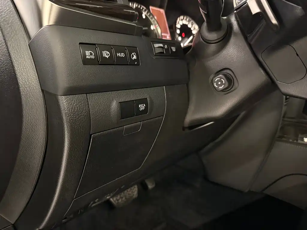 Lexus LX 2018 — фото 16
