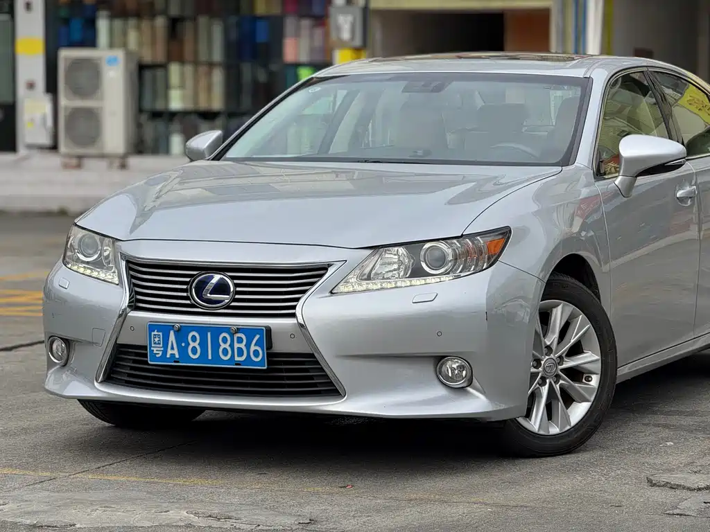 Lexus ES 2013 — фото 8