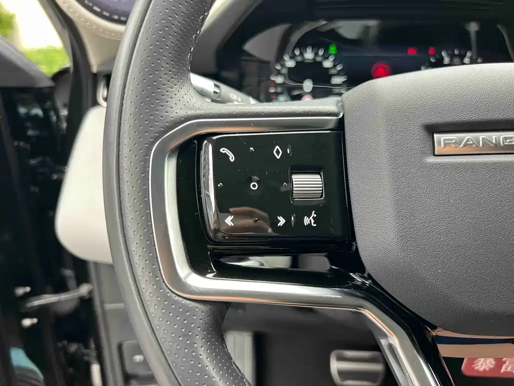 Land Rover Evoque 2022 — фото 27