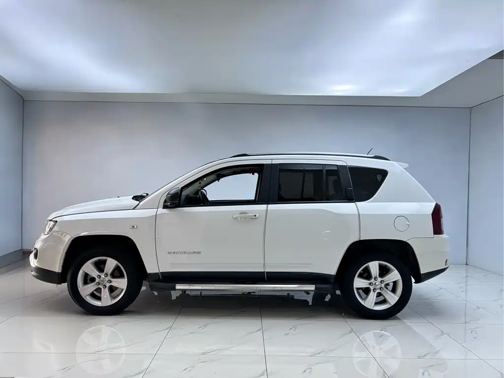 Jeep Compass 2015 — фото 4