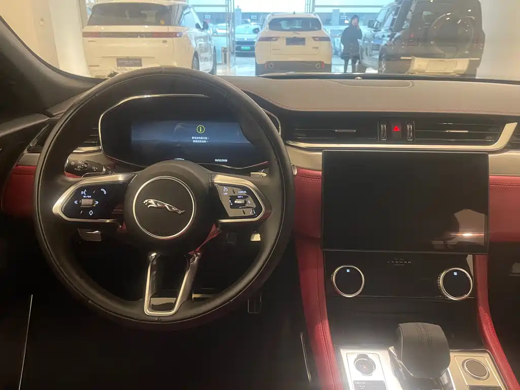 Jaguar F-PACE 2023 — фото 14