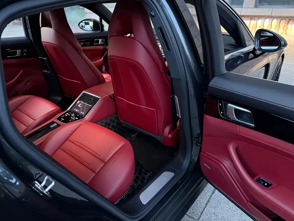 Porsche Panamera 2018 — фото 24