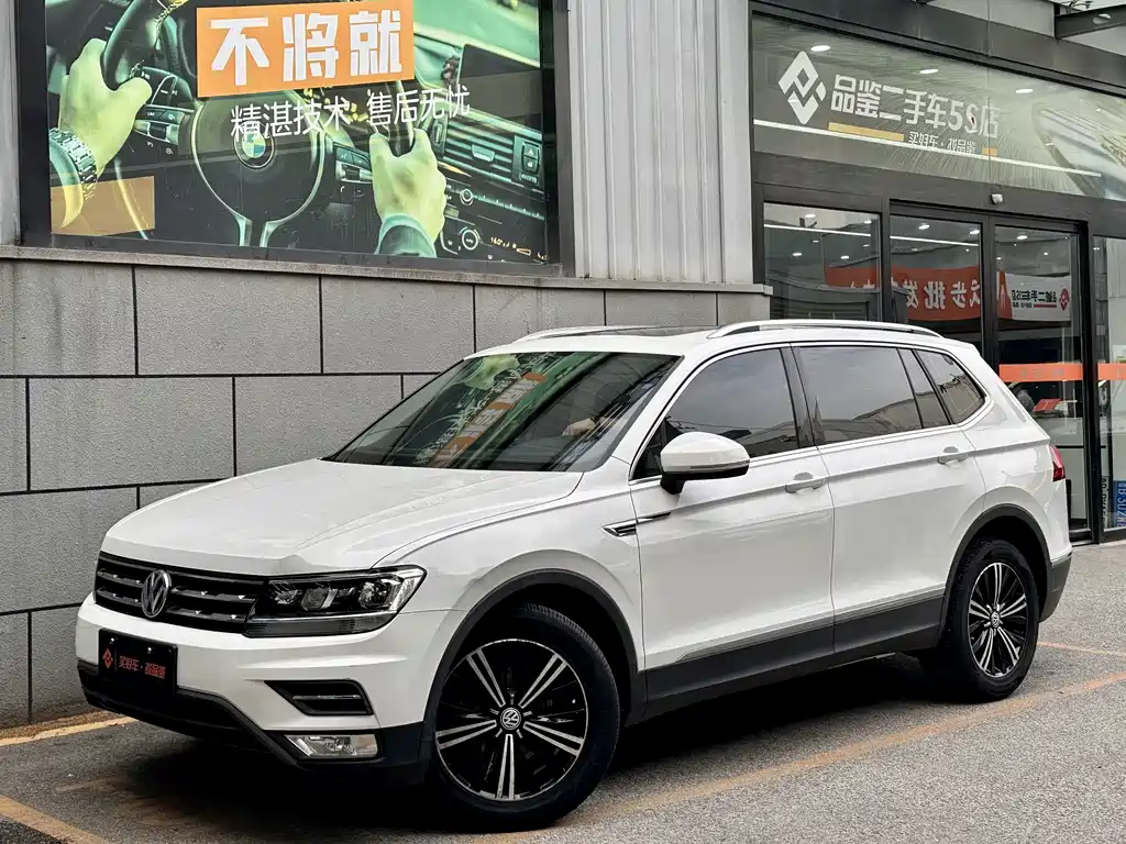 Volkswagen Tiguan L 2019 — фото 1