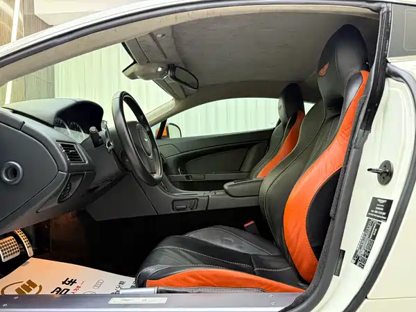 Aston Martin V8 Vantage 2016